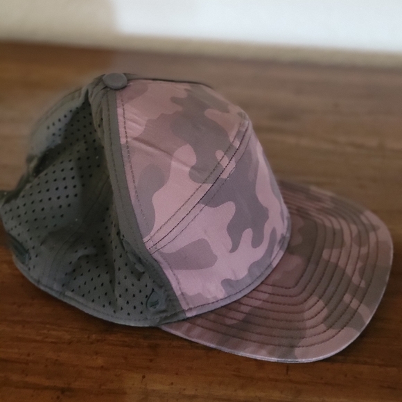 MELIN - Trenches Icon Hydro- Performance Snapback Hat- classic size - Picture 4 of 7